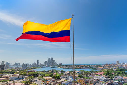 Bandera de Colombia ondeando